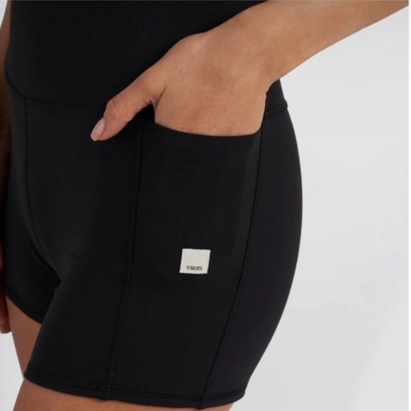 Vuori - Studio Onesie Black | Medium - Picture 6 of 12